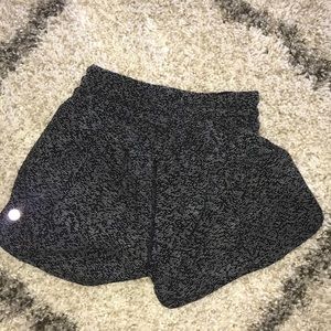 Lululemon tracker shorts size 4